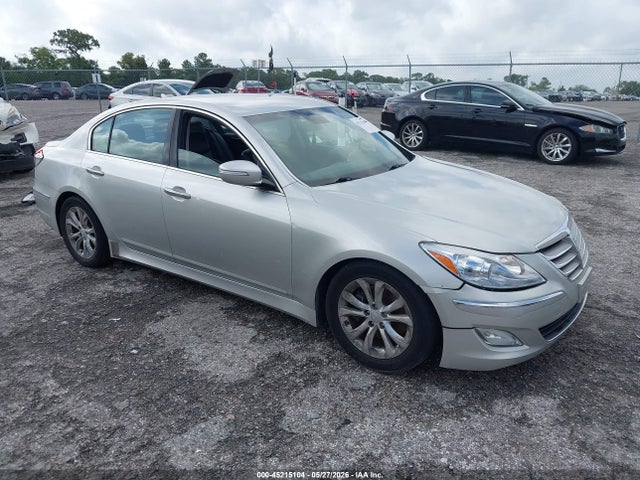 Salvage Hyundai Genesis Image