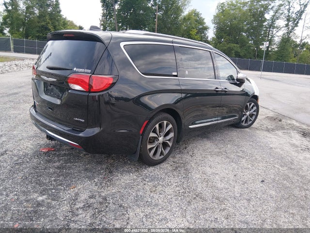 Chrysler Pacifica Limited