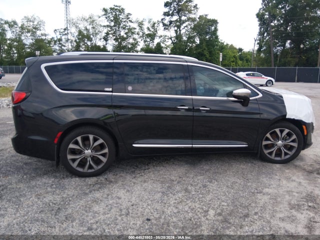 Chrysler Pacifica Limited