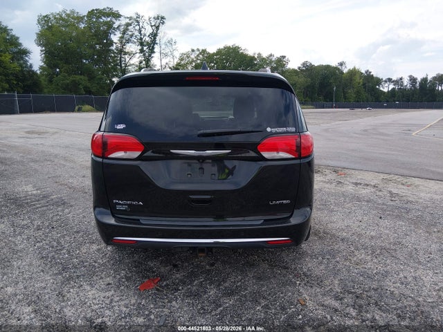 Chrysler Pacifica Limited