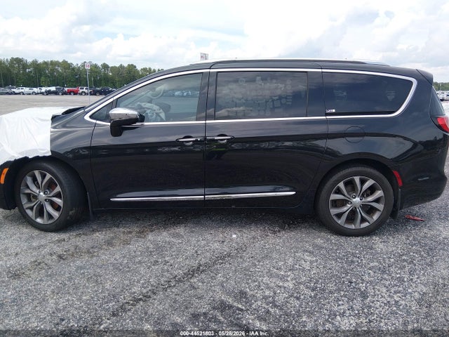 Chrysler Pacifica Limited