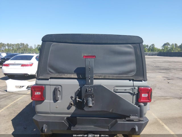 Jeep Wrangler Sahara 4x4