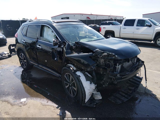 Salvage Nissan Rogue Image