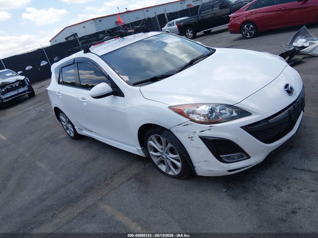 Salvage Mazda Mazda3 Image