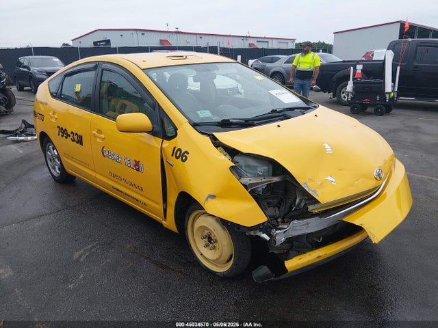 Salvage Toyota Prius Image
