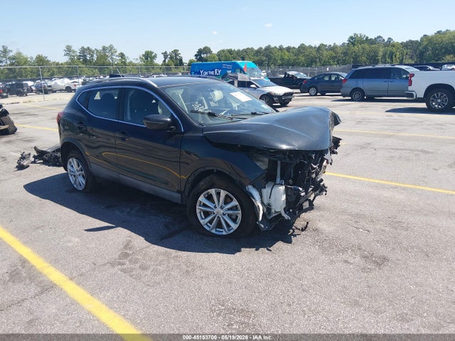 Salvage Nissan Rogue Image