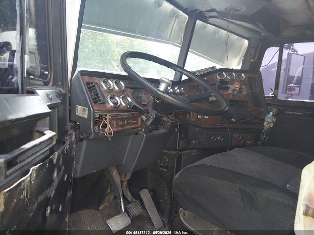 Freightliner Conventional Fld120