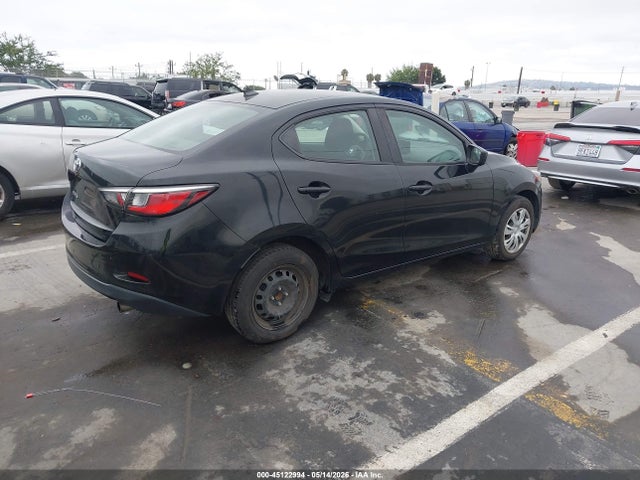 Toyota Yaris L