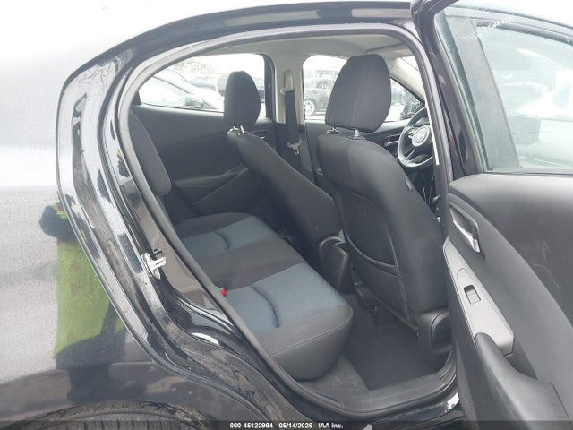 Toyota Yaris L