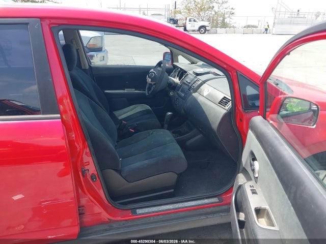 Nissan Versa 1.8 S