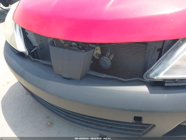 Nissan Versa 1.8 S