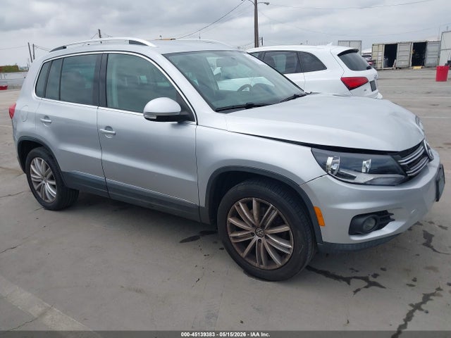 Salvage Volkswagen Tiguan Image