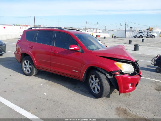 Salvage Toyota RAV4 Image