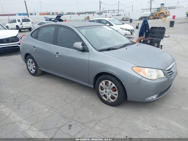 Salvage Hyundai ELANTRA Image
