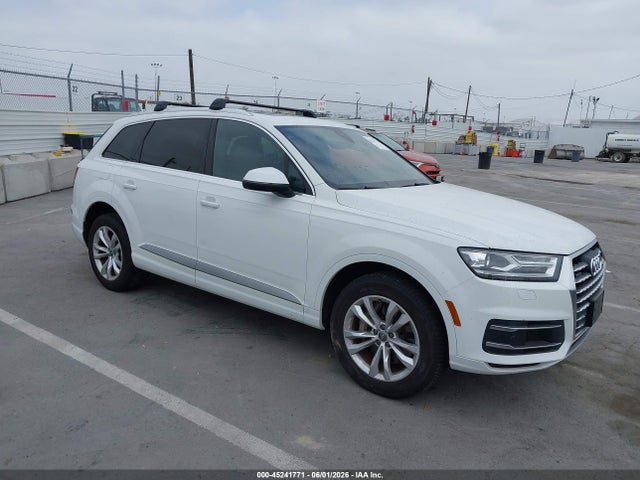 Salvage Audi Q7 Image