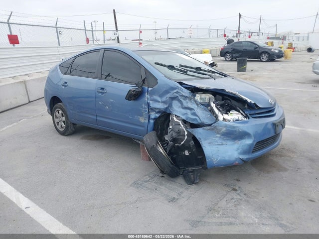 Salvage Toyota Prius Image