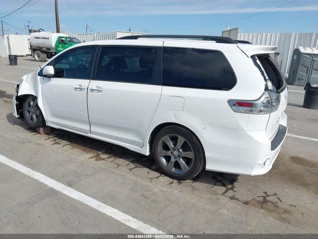Toyota Sienna Se Premium 8 Passenger