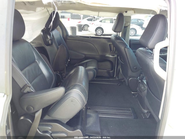 Toyota Sienna Se Premium 8 Passenger