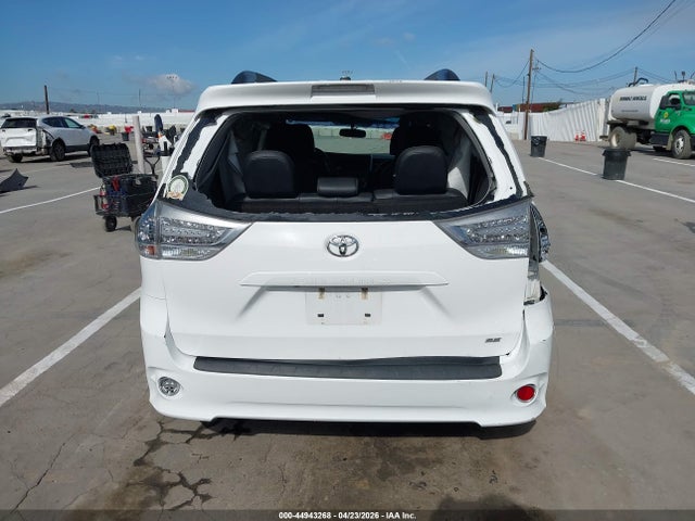 Toyota Sienna Se Premium 8 Passenger