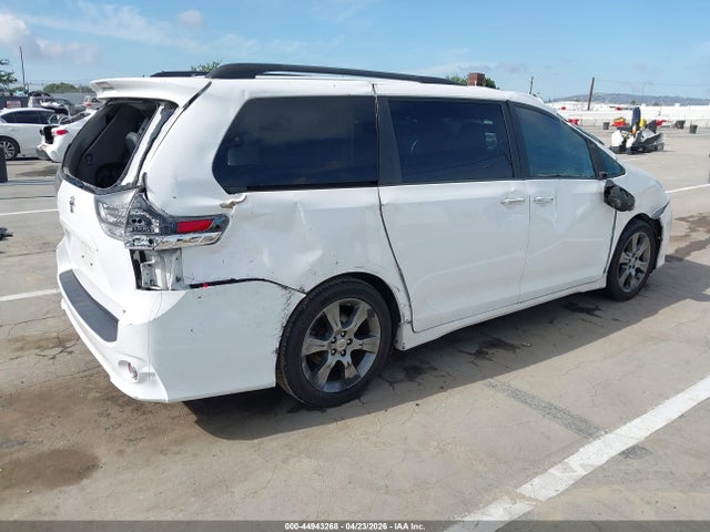 Toyota Sienna Se Premium 8 Passenger