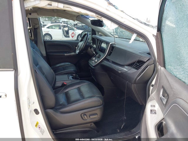 Toyota Sienna Se Premium 8 Passenger
