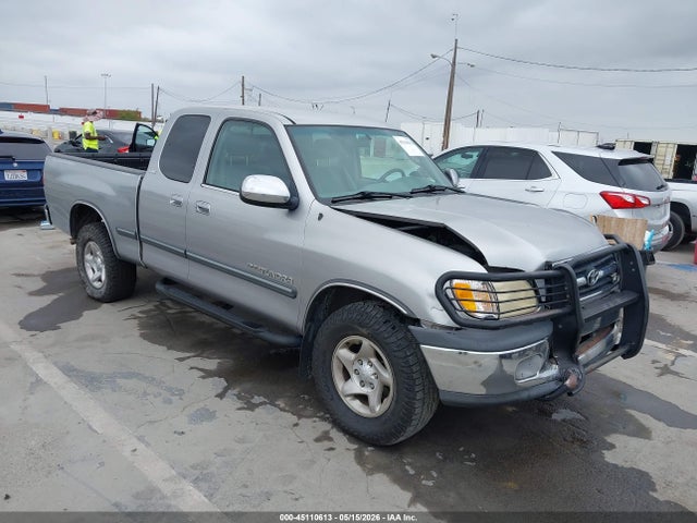 Salvage Toyota Tundra Image