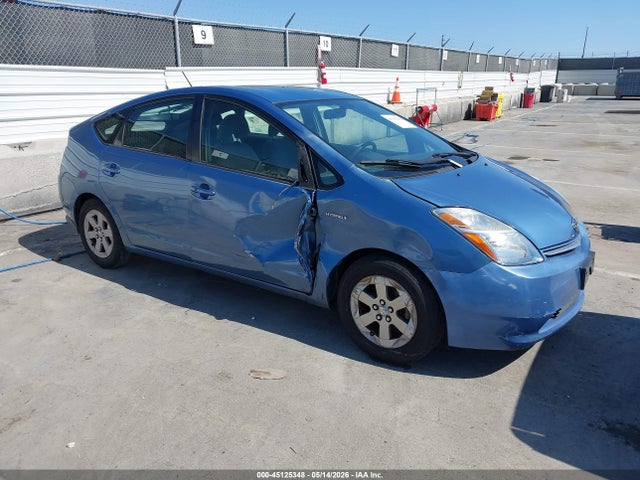 Salvage Toyota Prius Image