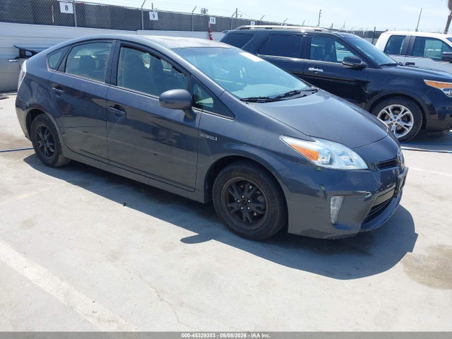Salvage Toyota Prius Image