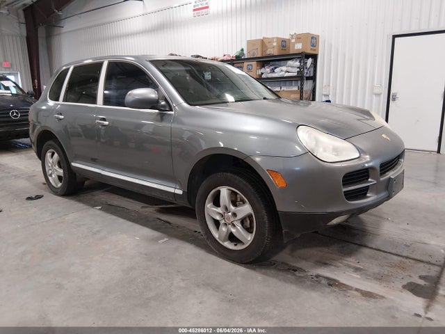 Salvage Porsche Cayenne Image