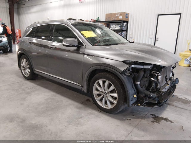 Salvage INFINITI Qx Image
