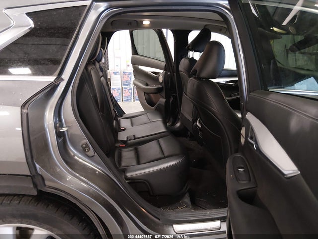 INFINITI Qx Essential