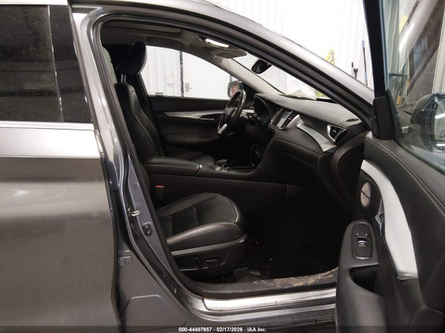 INFINITI Qx Essential