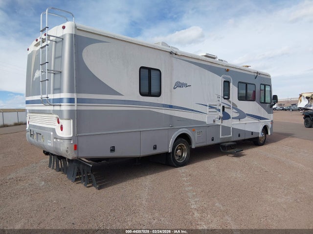 Ford F-550 Super Duty Stripped Chass