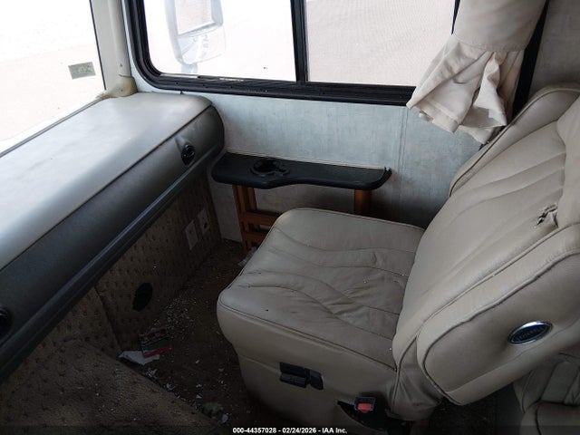 Ford F-550 Super Duty Stripped Chass