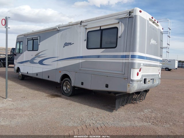 Ford F-550 Super Duty Stripped Chass