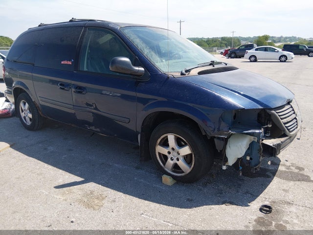 Salvage Dodge Grand Caravan Image