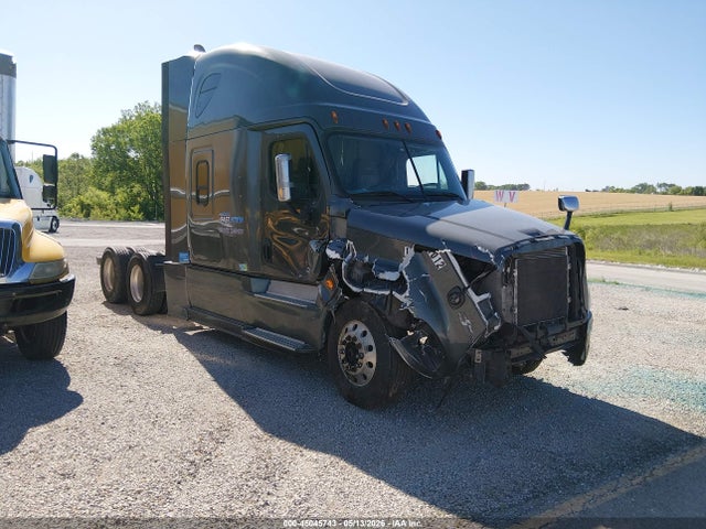 Salvage Freightliner Cascadia 125 Image