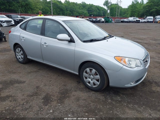 Salvage Hyundai ELANTRA Image