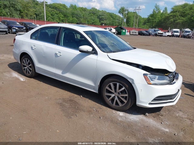 Salvage Volkswagen Jetta Image