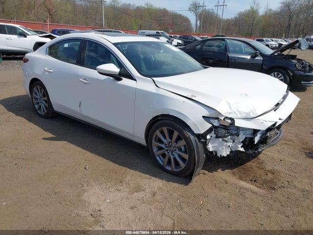 Salvage Mazda Mazda3 Image