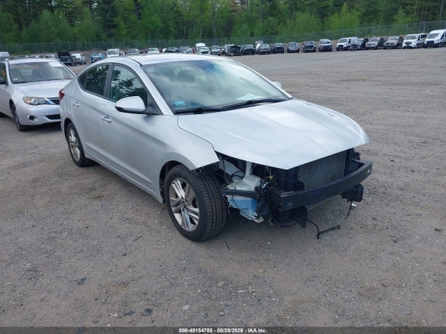Salvage Hyundai ELANTRA Image