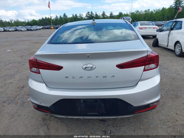 Hyundai ELANTRA Sel