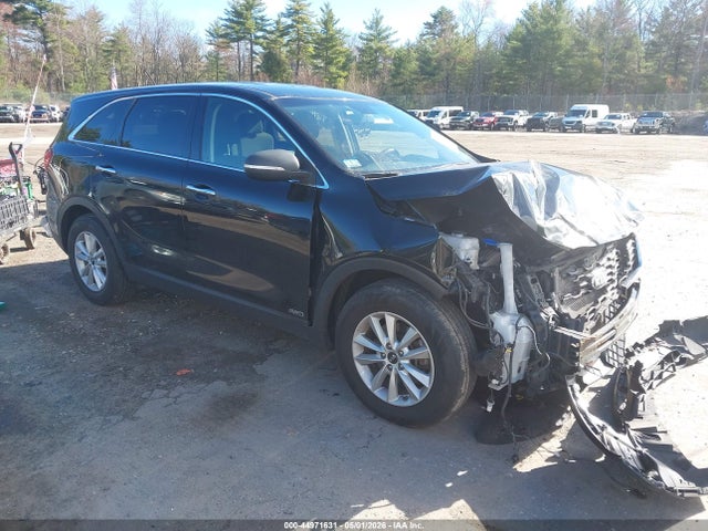 Salvage Kia Sorento Image