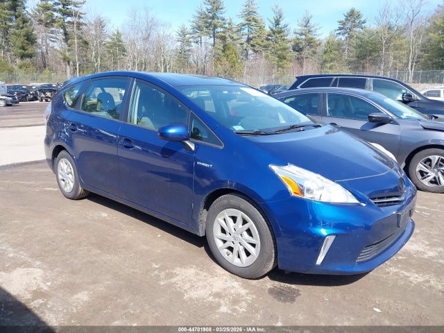 Salvage Toyota Prius v Image