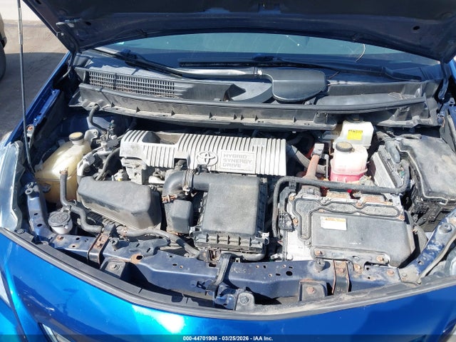 Toyota Prius v Three