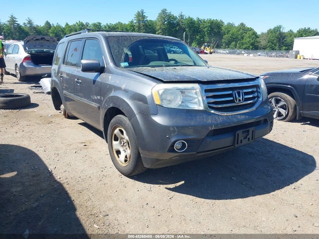 Salvage Honda Pilot Image