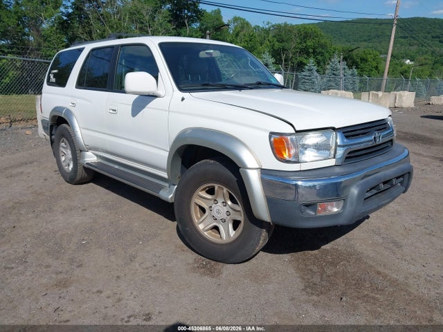 Salvage Toyota 4Runner Image