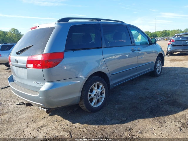 Toyota Sienna Le