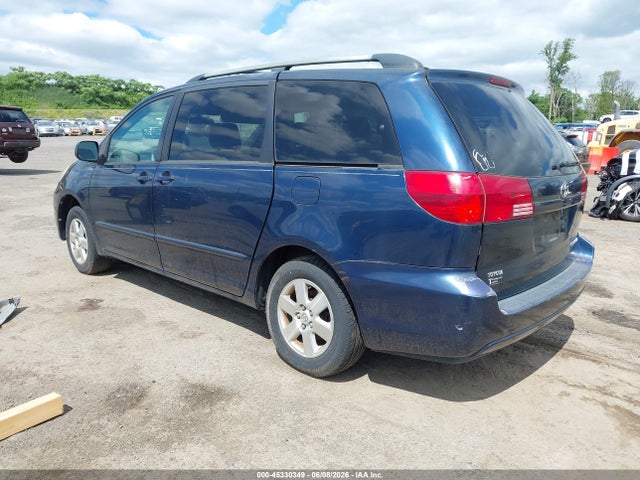Toyota Sienna Le