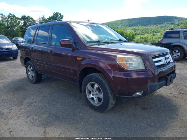 Salvage Honda Pilot Image